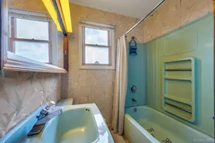 200 Victory Dr, Massapequa Park, NY 11762 - Photo 24