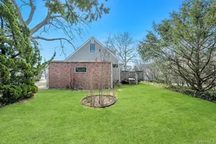 200 Victory Dr, Massapequa Park, NY 11762 - Photo 4