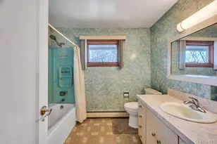 200 Victory Dr, Massapequa Park, NY 11762 - Photo 16