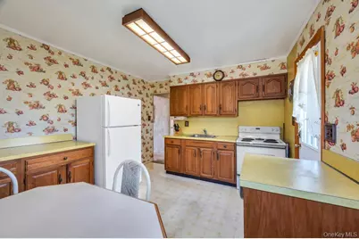 200 Victory Drive, Massapequa Park, NY 11762 - Photo 12