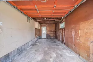 200 Victory Dr, Massapequa Park, NY 11762 - Photo 30