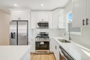 17 Riverside St, Amityville, NY 11701 - Photo 4