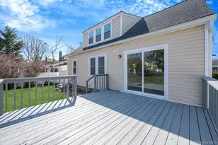 17 Riverside St, Amityville, NY 11701 - Photo 30