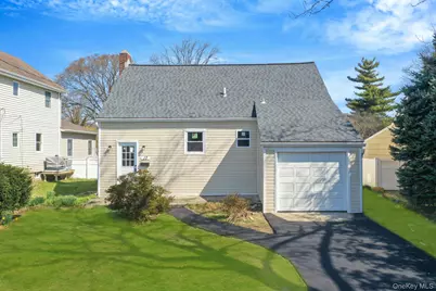 17 Riverside Street, Amityville, NY 11701 - Photo 40