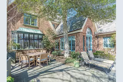 155 Estate Court, Roslyn Heights, NY 11577 - Photo 36