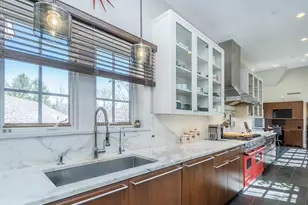 155 Estate Ct, Roslyn Heights, NY 11577 - Photo 18