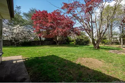 167 Maple Avenue, East Meadow, NY 11554 - Photo 24