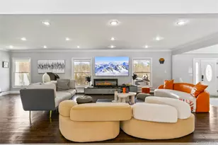 345 Durkee Ln, Patchogue, NY 11772 - Photo 8