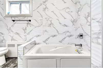 240 S 10th Avenue, Mount Vernon, NY 10550 - Photo 32