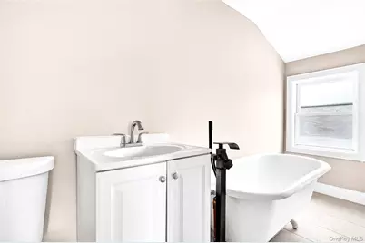 240 S 10th Avenue, Mount Vernon, NY 10550 - Photo 38