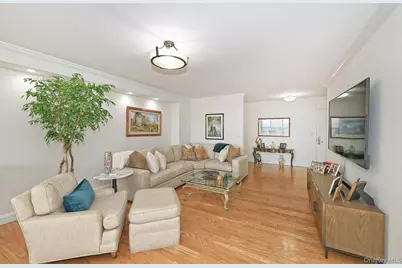 269-10 Grand Central Parkway #15L, Floral Park, NY 11005 - Photo 6