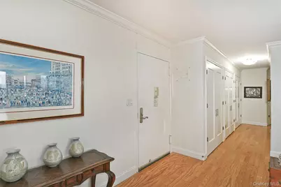 269-10 Grand Central Parkway #15L, Floral Park, NY 11005 - Photo 4