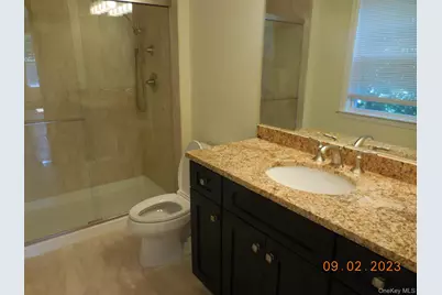 230 Expressway Drive N, Medford, NY 11763 - Photo 14