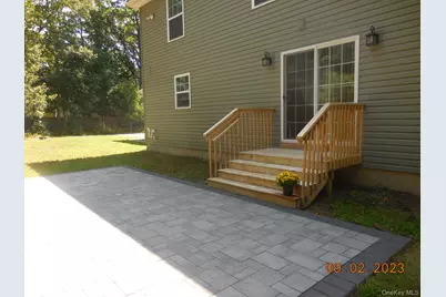 230 Expressway Drive N, Medford, NY 11763 - Photo 6