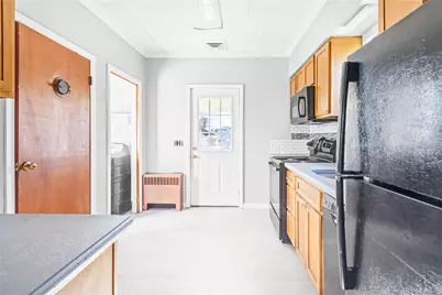 250 West Avenue, Patchogue, NY 11772 - Photo 6