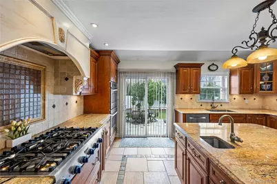 42 Irving Avenue, North Babylon, NY 11703 - Photo 12