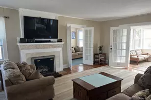 60 Lloyd Ave, Lynbrook, NY 11563 - Photo 2