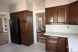 60 Lloyd Ave, Lynbrook, NY 11563 - Photo 10