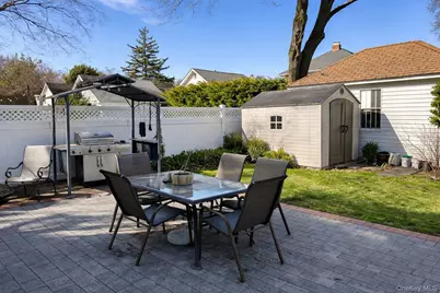 60 Lloyd Avenue, Lynbrook, NY 11563 - Photo 22