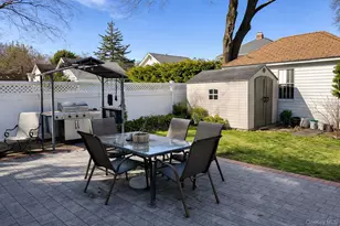 60 Lloyd Ave, Lynbrook, NY 11563 - Photo 22