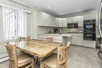 59 Jamaica Avenue, Plainview, NY 11803 - Photo 12