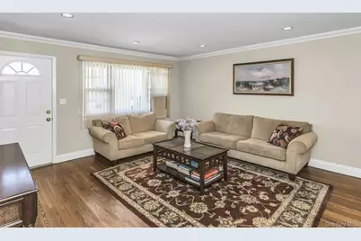 59 Jamaica Avenue, Plainview, NY 11803 - Photo 4