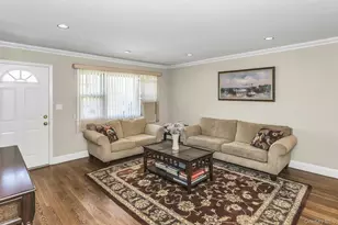 59 Jamaica Ave, Plainview, NY 11803 - Photo 4