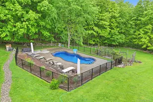 76 Eleanor Dr, Mahopac, NY 10541 - Photo 18