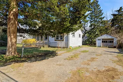 10 Howe Street, Huntington Station, NY 11746 - Photo 4