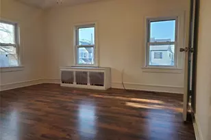 40 Amity St, Patchogue, NY 11772 - Photo 2