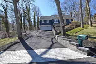 102 Longfellow Ln, Port Jefferson, NY 11777 - Photo 4