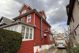 104-09 189th St, Saint Albans, NY 11412 - Photo 2