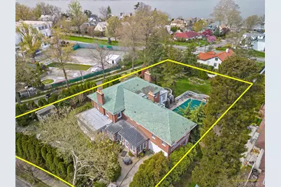 127 Beverly Road, Douglaston, NY 11363 - Photo 4