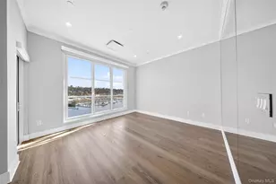 100 Garvies Point Rd, Glen Cove, NY 11542 - Photo 20