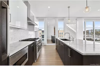 100 Garvies Point Road #1304, Glen Cove, NY 11542 - Photo 4