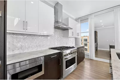 100 Garvies Point Road #1304, Glen Cove, NY 11542 - Photo 14