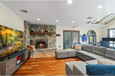 209 S Ocean Avenue, Bayport, NY 11705 - Photo 8