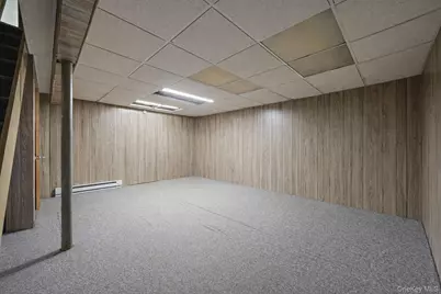 842 Greenlawn Avenue, Islip Terrace, NY 11752 - Photo 24