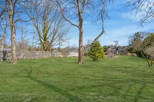 842 Greenlawn Ave, Islip Terrace, NY 11752 - Photo 34