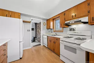 4 Columbine Ave S, Hampton Bays, NY 11946 - Photo 32