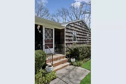 4 Columbine Avenue S, Hampton Bays, NY 11946 - Photo 44