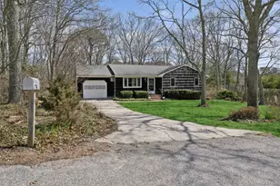 4 Columbine Ave S, Hampton Bays, NY 11946 - Photo 36