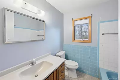 4 Columbine Avenue S, Hampton Bays, NY 11946 - Photo 24