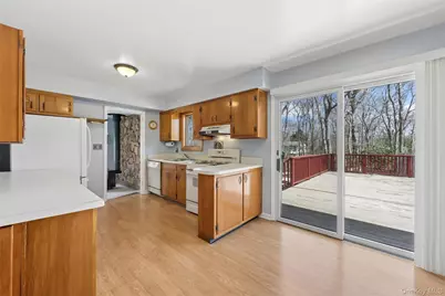 4 Columbine Avenue S, Hampton Bays, NY 11946 - Photo 16