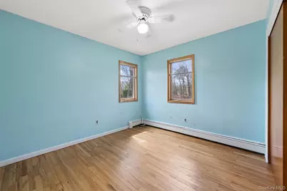 4 Columbine Avenue S, Hampton Bays, NY 11946 - Photo 26