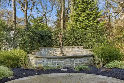 31 W Meadow Road, Setauket, NY 11733 - Photo 22
