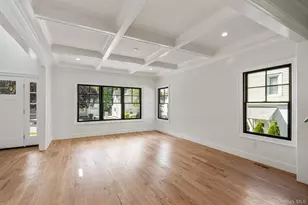 33 3rd St, Manhasset, NY 11030 - Photo 12