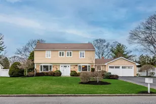 9 Bowen Pl, Stony Brook, NY 11790 - Photo 2