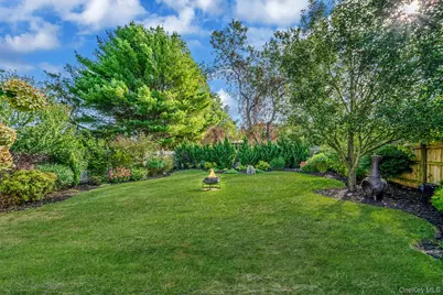 360 Woodside Avenue, Bellport, NY 11713 - Photo 26