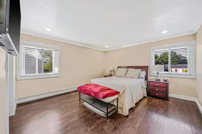 360 Woodside Avenue, Bellport, NY 11713 - Photo 16